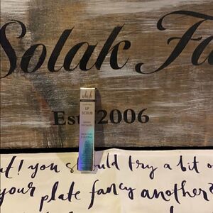 Whish Lip Scrub in Vanilla Bean NIB